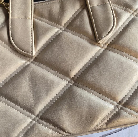 Objectives purse/ Crossbody. Cross patch with metal cross pattern on front. - Picture 4 of 12